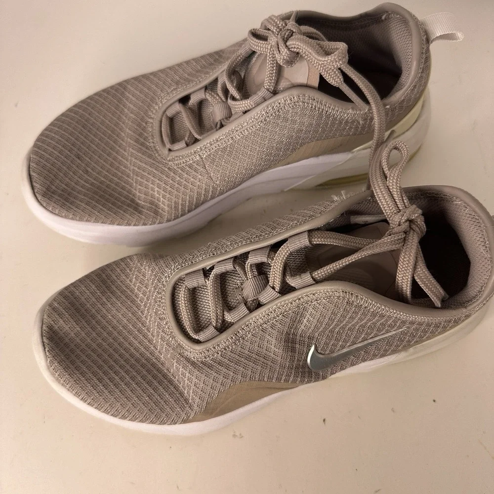 Nike Womens Air Max Motion 2 Running‎ Shoes Ivory AO0352-203 2019 Sneaker 7